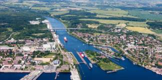 Der Nord-Ostsee-Kanal ist eine der wichtigsten deutschen Wasserstraßen