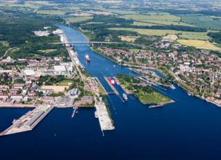 Der Nord-Ostsee-Kanal ist eine der wichtigsten deutschen Wasserstraßen