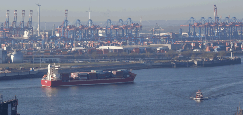 Der Hamburger Hafen hat 2017 nicht nur an Ladung, sondern auch ein paar seiner Feederdienste an die Wettbewerbshäfen verloren