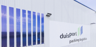 Erstmals wurden im Duisburger Hafen Solarfolien auf einer Hallenfassade installiert