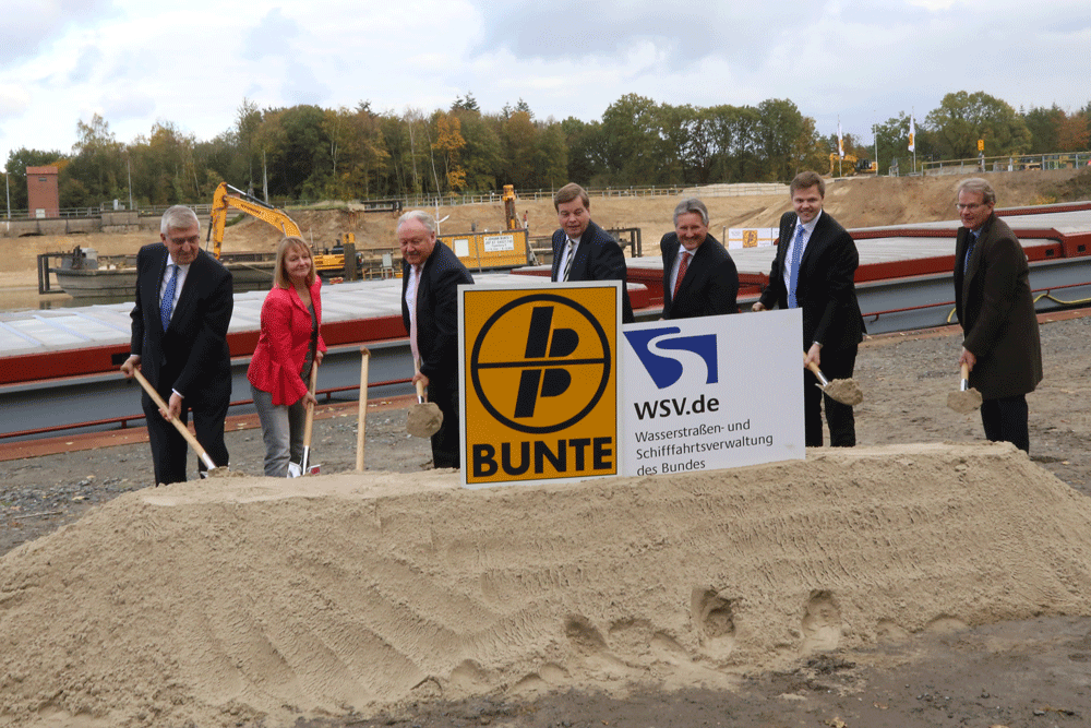 In Gleesen am Dortmund-Ems-Kanal (DEK) hat der Bau der neuen Schleuse begonnen
