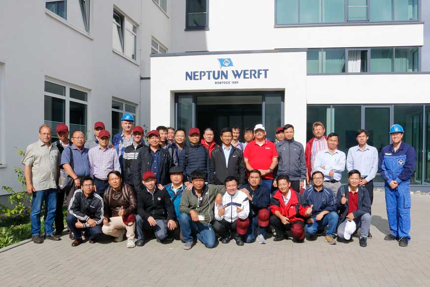 Bei der Neptun Werft bilden sich derzeit Berufsschullehrer aus Vietnam weiter