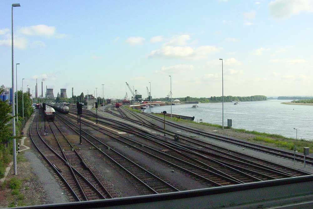 Im Hafen Godorf plant die HGK ein Containerterminal
