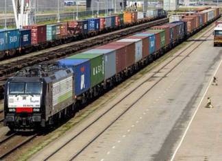 Containerzug von EGS European Gateway Services, Intermodal-Angebot von Hutchison Ports