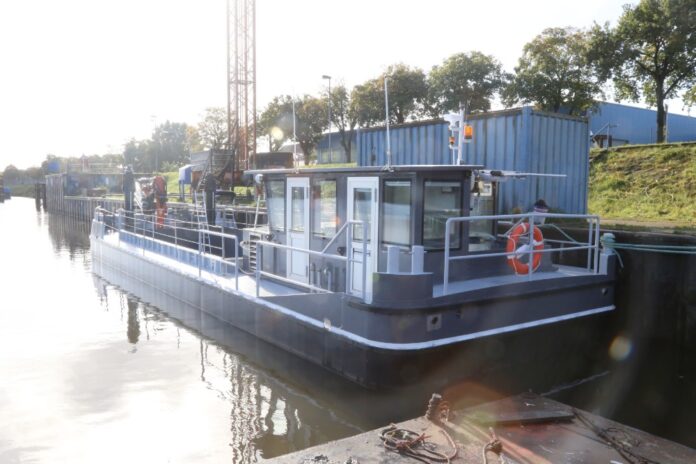 Hat bereits Wasser unter dem Kiel: Das Arbeitsschiff »Orca« wurde für den Ruhrverband auf der Kötter-Werft in Haren gebaut © Garrelmann