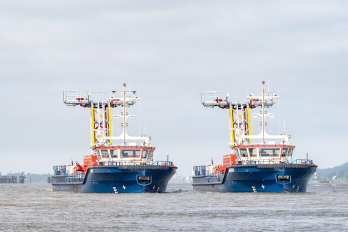 Emissionsarm im Einsatz: die Feuerlöschboote »Prag« und »Dresden« © Flotte Hamburg