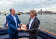 (v.l.): Markus Bangen, CEO von Duisport, und Koen Overtoom, CEO des Amsterdamer Hafens © Max Dijksterhuis