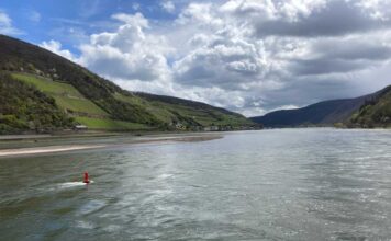 Rhein, Niedrigwasser, Binnenschifffahrt, Mittelrheintal, Pegel Kaub, Mittelrhein