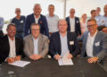 Andreas Stolte (DeltaPort) und Markus Bangen (Duisport) unterzeichneten den Mitgliedsantrag für EcoPort813