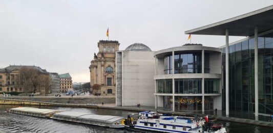 Studie, Berlin, Bundestag, Spree, Binnenschiff, HVO, Studie, Binnenschifffahrt, BDB