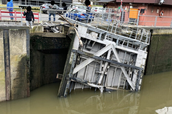 Mosel bleibt nach Unfall monatelang für Schiffsverkehr gesperrt ...